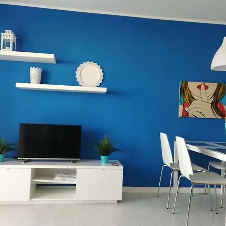 Sleeps 4 Pool Wifi T691559 Apartment