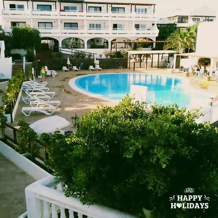 Apartment Sleeps 4 Pool Wifi T691559 *